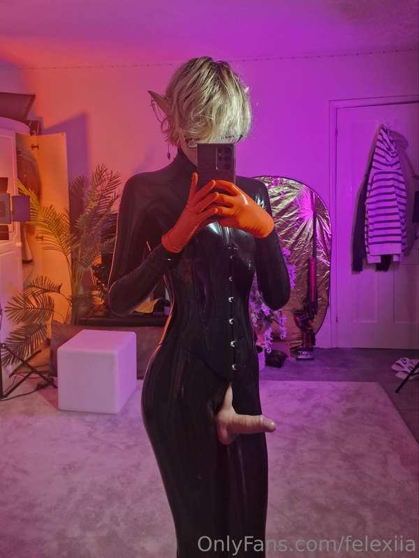 Who wants to volunteer to be my little sex toy?~