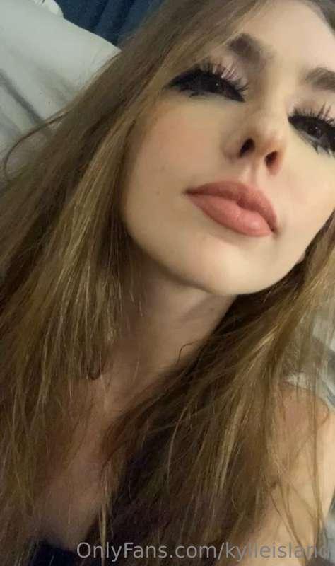 This look would be complete if I had something warm and stic..
