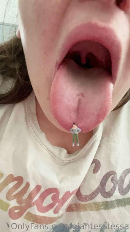 Playing with my tiny little pet 😈 watch me *toss him around ..