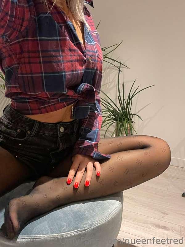 U like these pantyhose?