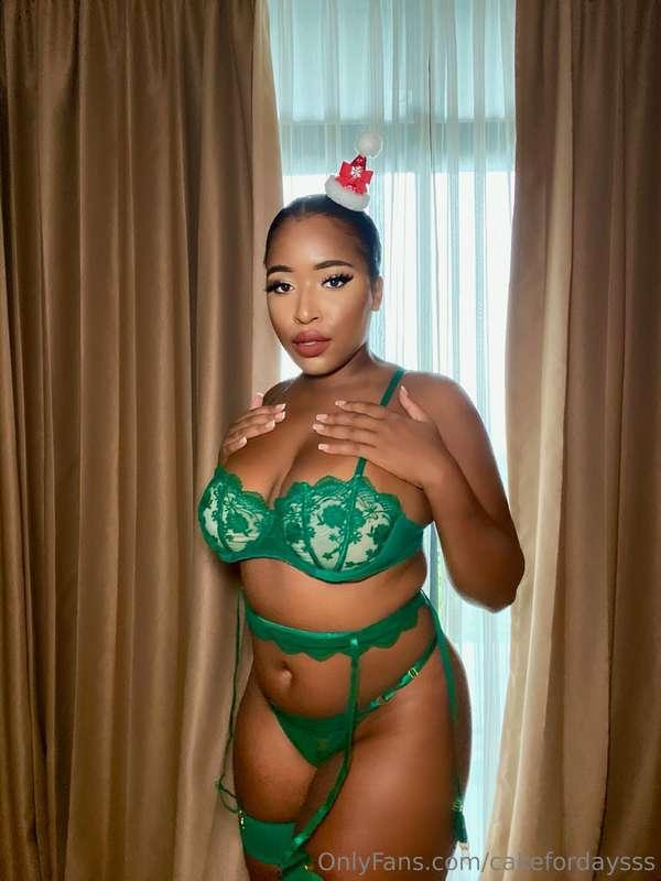 Santa’s little slut 🎄