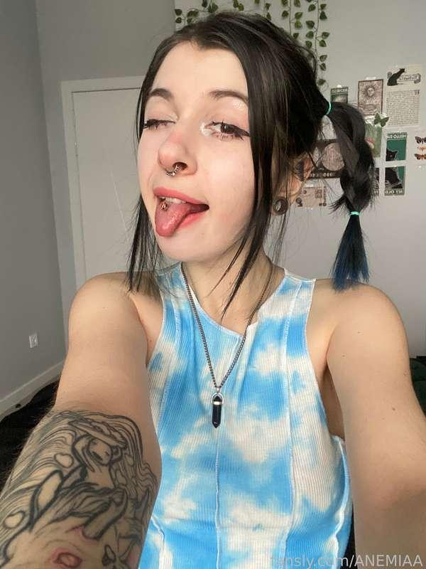 You know, if they ever ask me why I don't write a description for all my posts.... I will answer that I'm just too lazy to invent it hahaha lmao  

Yes, yes, I know that it excites men and stuff, but hey... am I not sexy enough without it? 

Just look at my photos I'm fucking hot hahah 😎😎😎



 #smallboobs #smalltits #nipples #hentai #kawaii #gamergirl #naughty #egirl #streamer
