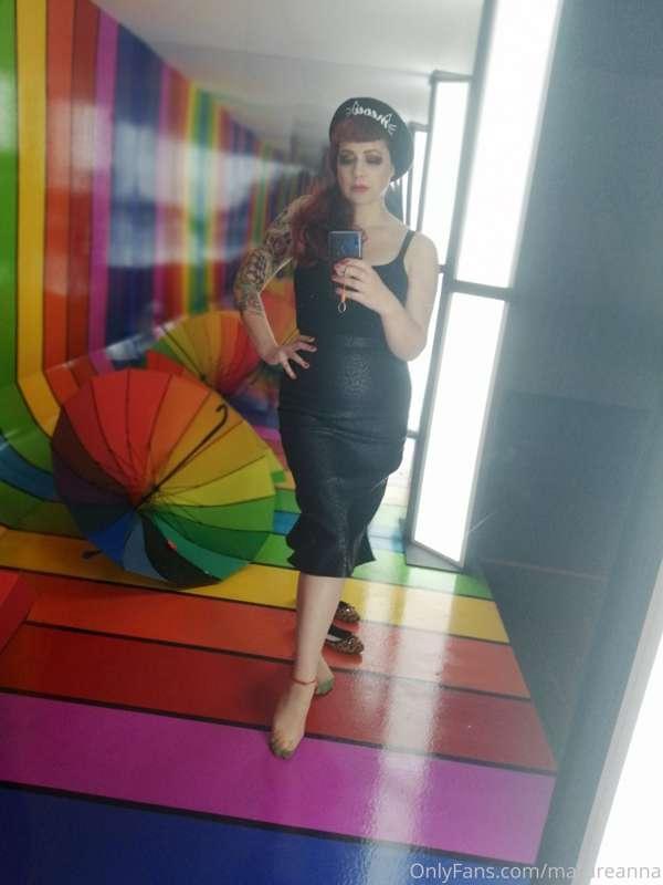 Where are my feet and stockings men at?! I wore my nude stoc..
