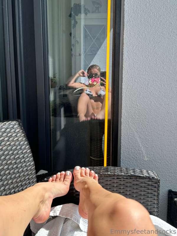 emmyfeetandsocks image #0