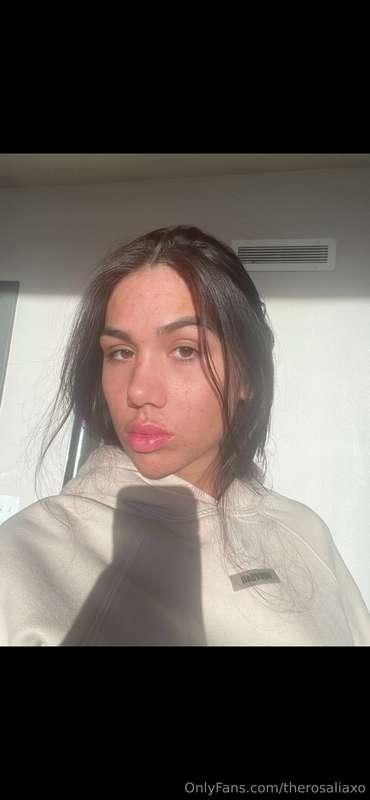 Bare face vibesss! Like this post if you like seeing pics li..
