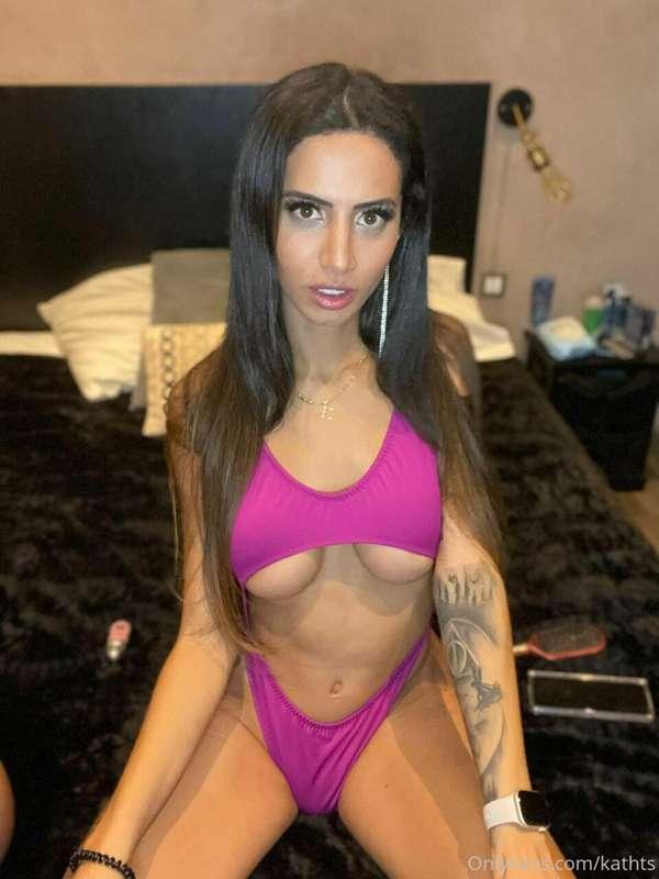 The look of someone who's dying to fuck an asshole. 🔥♥️