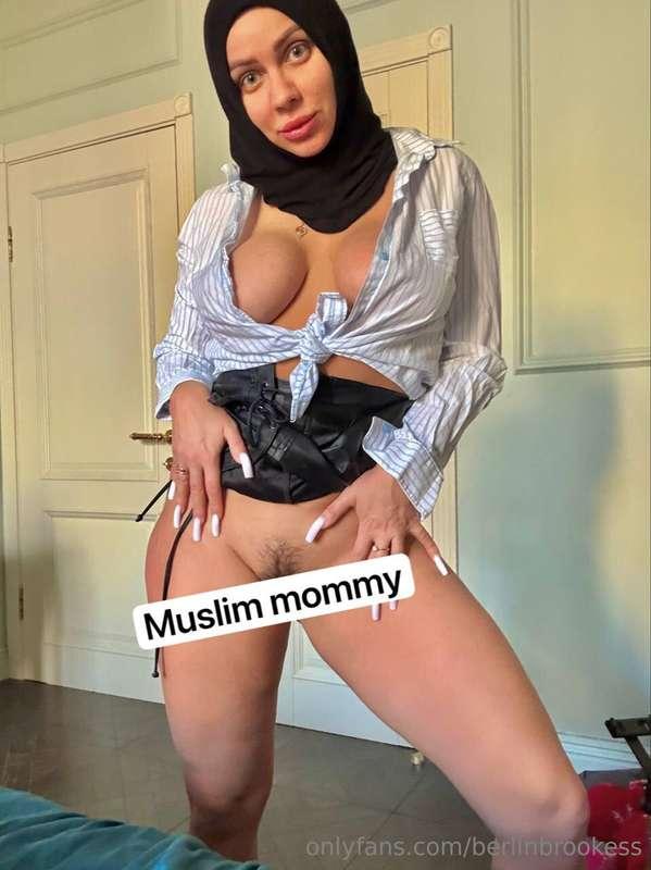 ⁽²⁴⁾ Big tits and big ass of a Muslim mom !!! Come to me 🫶@h..