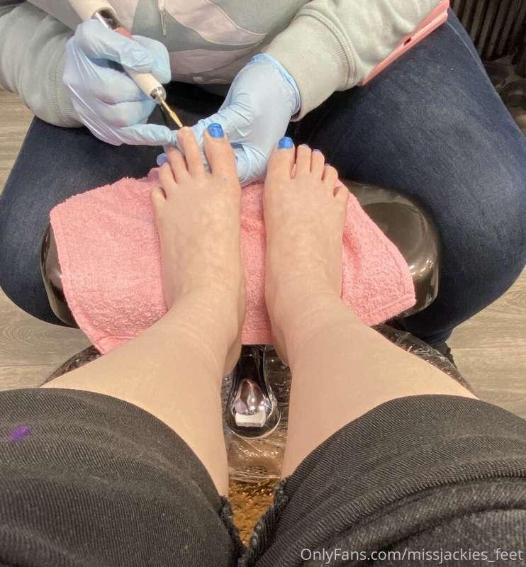 New pedi time!!! ❤️❤️🎄