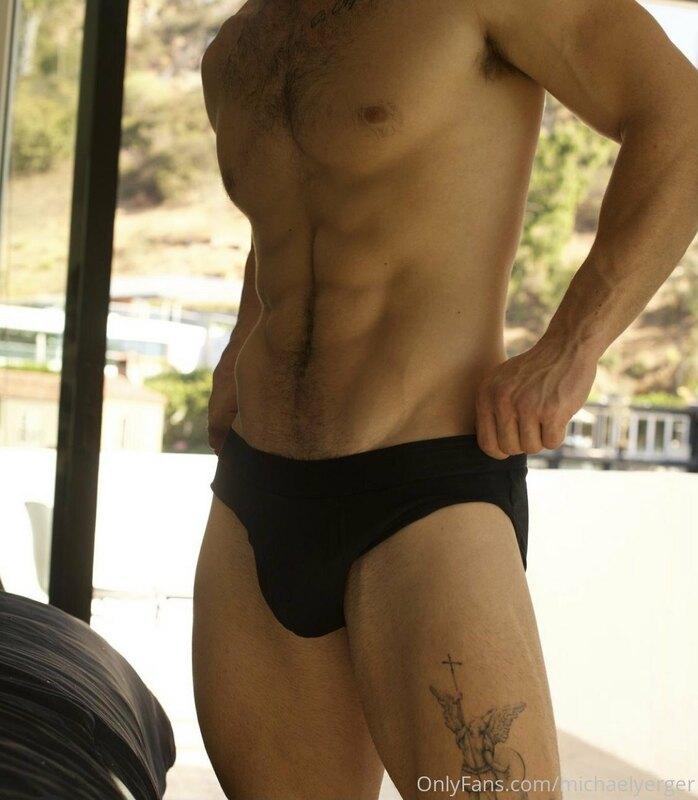 hope y’all are having a sexy sunday ? dm me what u think of ..