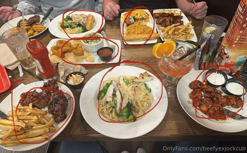 Two feeders made sure I ate like a starved linebacker 😮‍💨 ev..