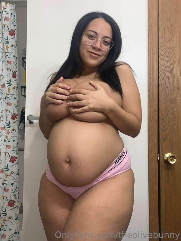 Nothing better than a belly full of Daddy’s cum 🤤❤️