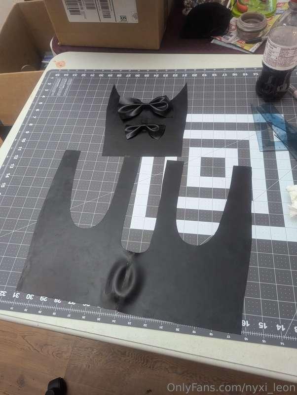 The center seams popped on the latex top, so time to try som..