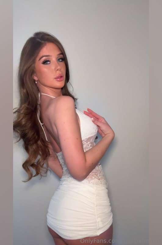 come lift this dress up 😏