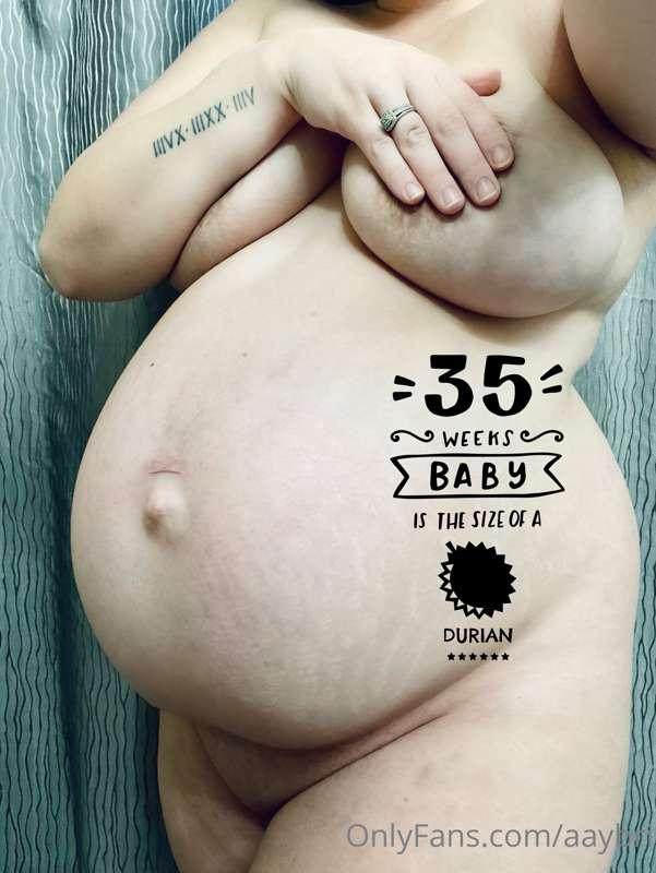 **35 WEEK BUMPDATE** 
Baby is around 18 inches long and 5.3 ..