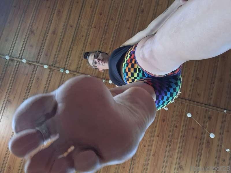 hippiefeet23 image #0