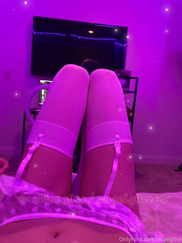 who’s active tonight ?? 😋 might go live for some fun in an h..