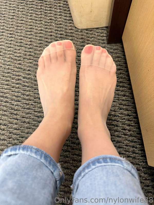 A peak into my work day 😘
