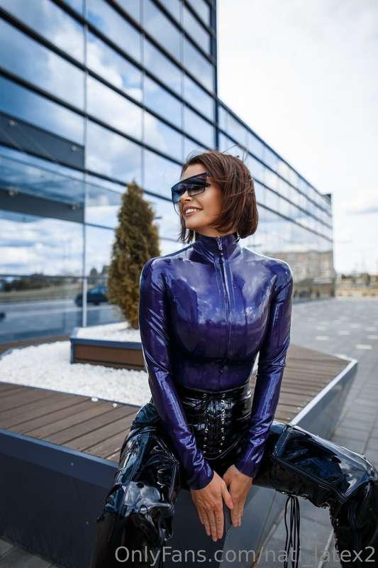 What you like to see?All nacked body or..in sexy latex?🥰🥵🥵