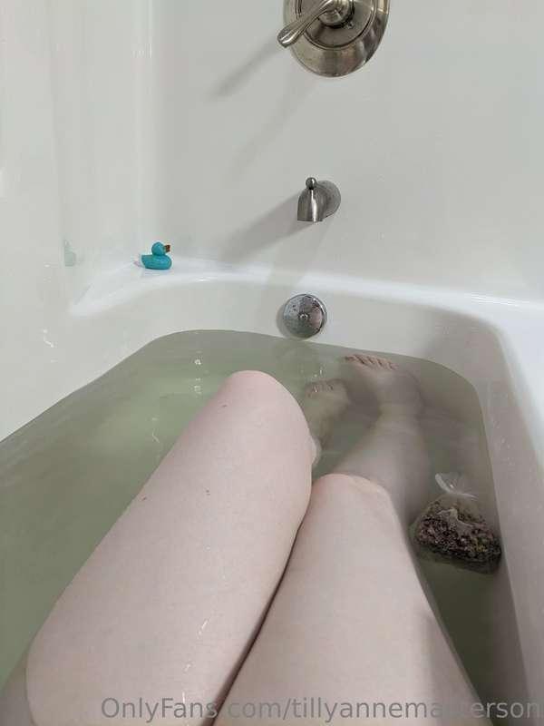Unlock for:
Photo series of me naked in the bath tub with my..