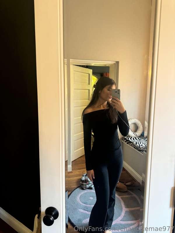 Effortlessly chic in all black🖤