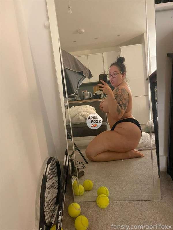 Should I take more mirror selfies😈