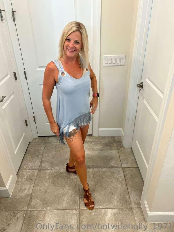 This is what I wore out to dinner with my Bullfriend last ni..
