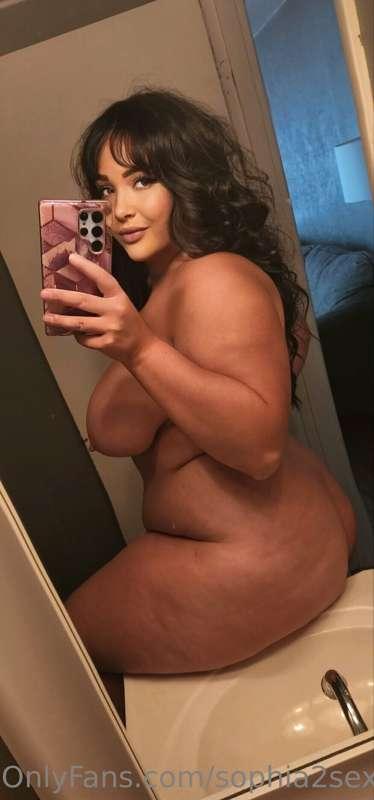 Don’t mind the cellulite 😜