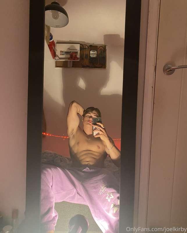 𝐋𝐢𝐠𝐡𝐭𝐢𝐧𝐠 𝐢𝐬 𝐨𝐧 𝐩𝐨𝐢𝐧𝐭!