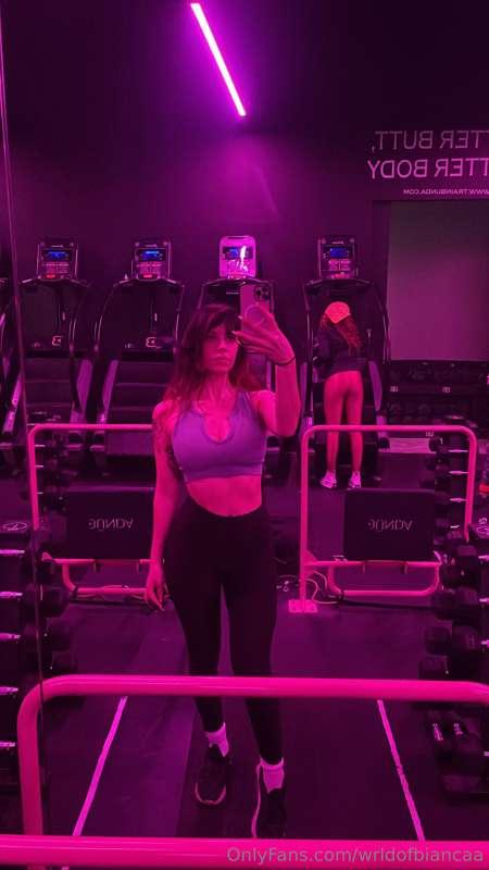 whos gonna work me out tonight? 😏