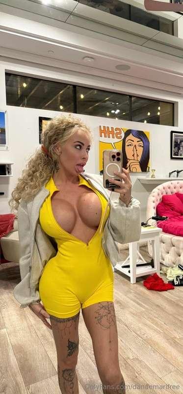 Bright, soft, and a little distracting 💛🍒