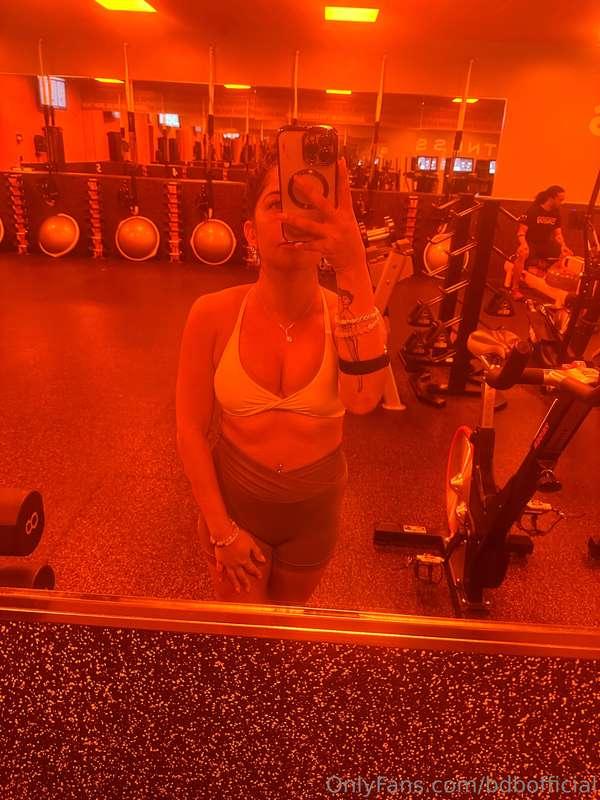 do you guys wanna see videos from dance classes? 