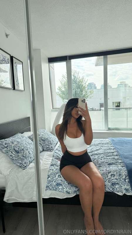 Just a couple of hours before the live fun begins!! 🙈