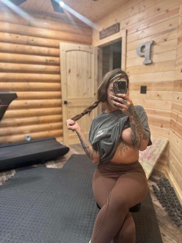 first workouts back after vaca suck lol live stream tonight ..
