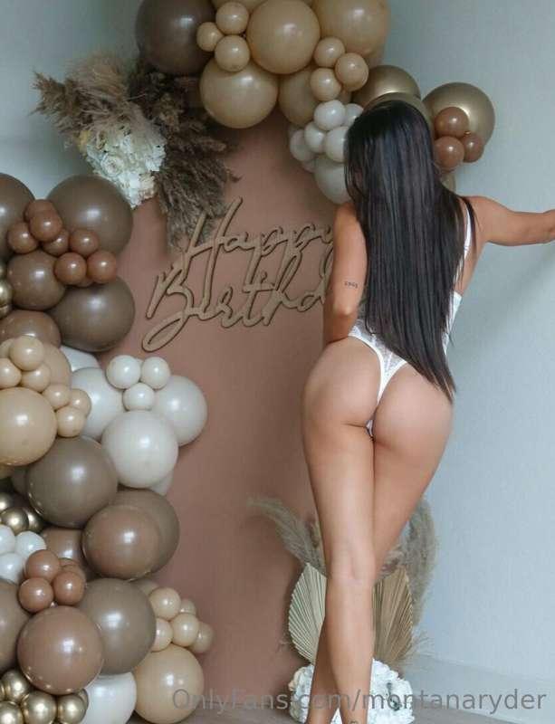 its my bday❤️❤️ all I want for my bday is to be spoiled hehe..