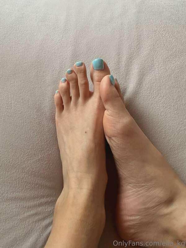 Ich liebe einfach diesen Nagellack 😍🩵 Gefällt er dir auch??🦶