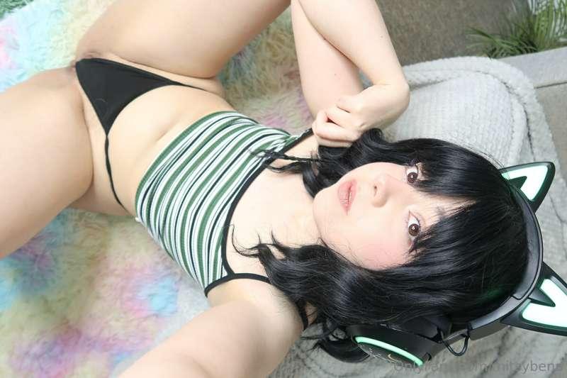 😼