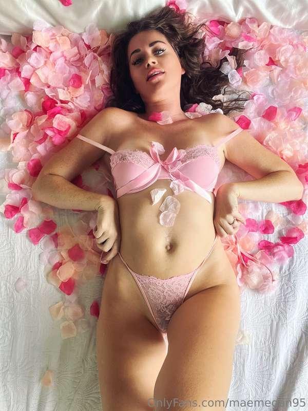 I’m not naked in this… but it’s very pretty dont you think?