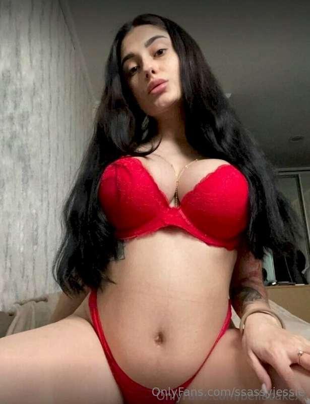 @bellacakexx she is looking for a big dick 🥵🔩Write to her an..