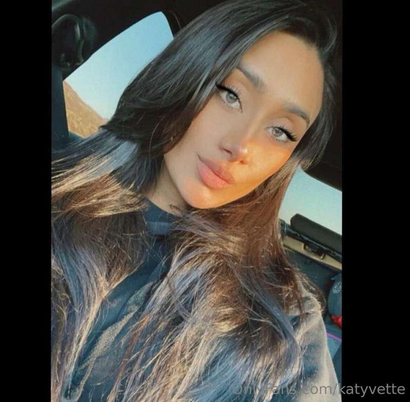 Car selfies are a musttt