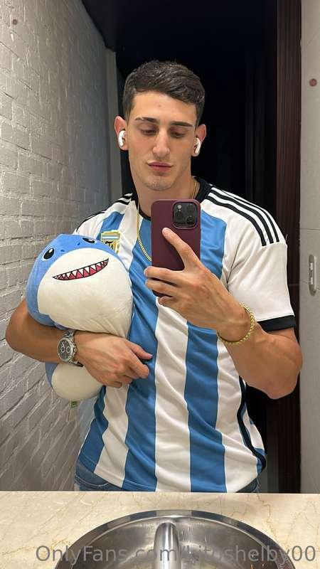 With my friends Sharkito😍🦈