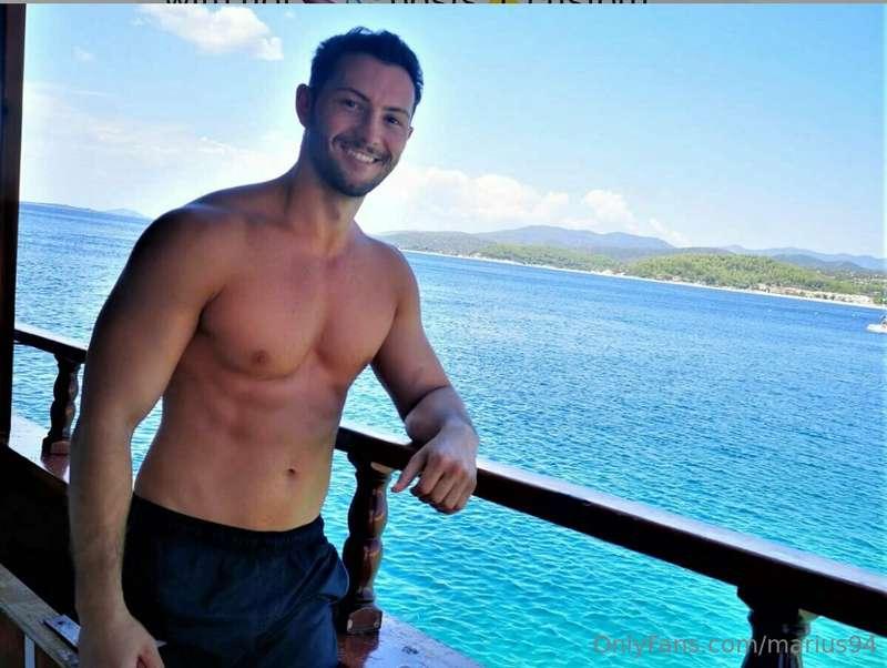 Hey guys check my sexy friend
@marius94 hot🔥muscular stud
wi..