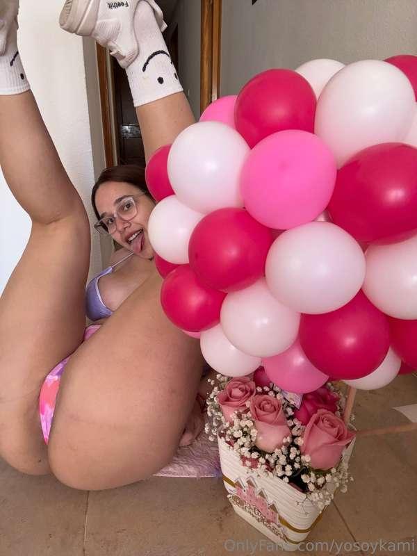 Happy birthday to me!🎉🎁 who will spoil me today? 🥹
