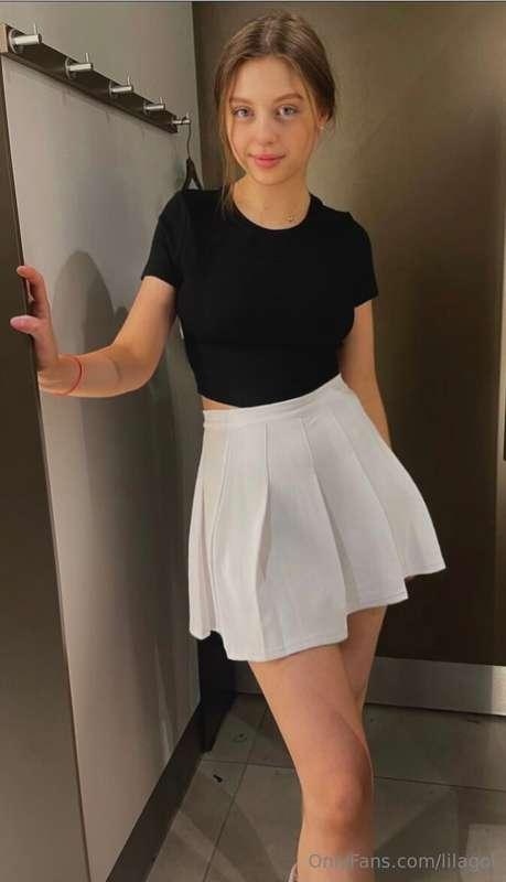 ##🔥@sonyaa22 IS WET RIGHT NOW💦💦💦 Little cutie @sonyaa22 is 2..
