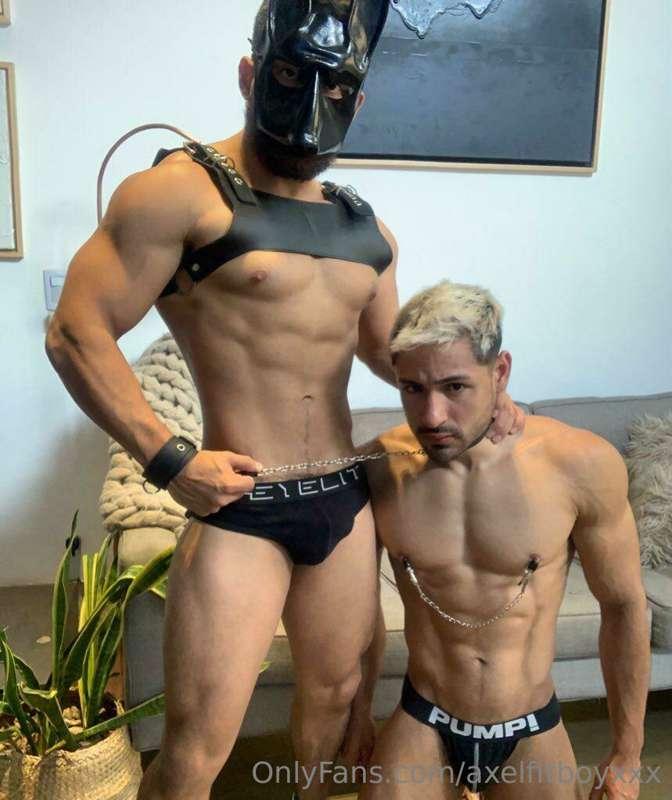 https://onlyfans.com/528532344/axelfitboyxxx