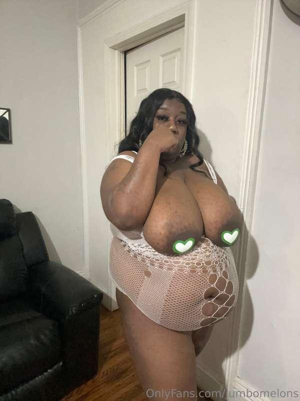 Kiss me where the hearts are 😍😍