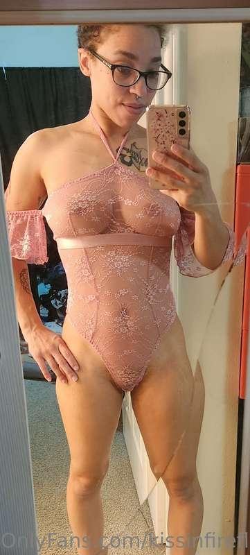 kissinfirefly image #0