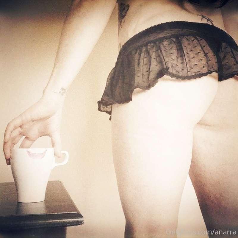 I love to post these older pictures because it puts me in th..