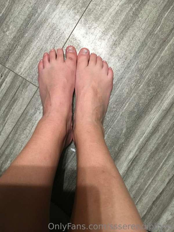 Anybody into messed up feet?