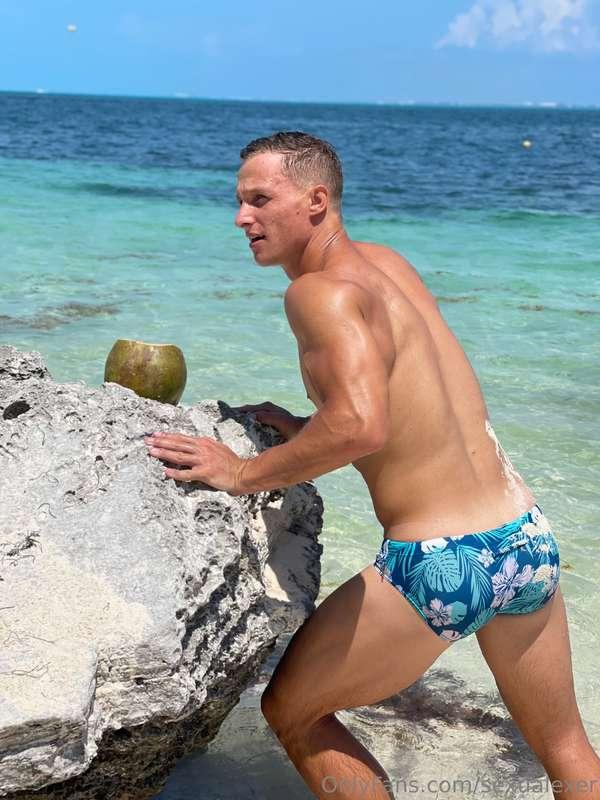 Sexy shooting from sexy beach))