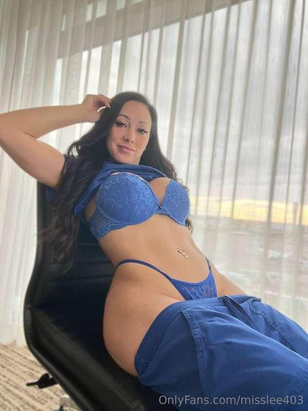 a little stretching wont do any harm, right? 😈🔥